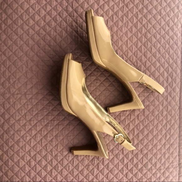 ETIENNE AIGNER - Picture 2 of 6